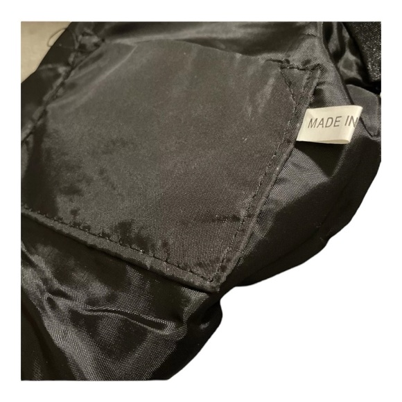 Vintage Black Lace Evening Purse with Silver Kiss Lock Frame & Chain Handle - Picture 8 of 14